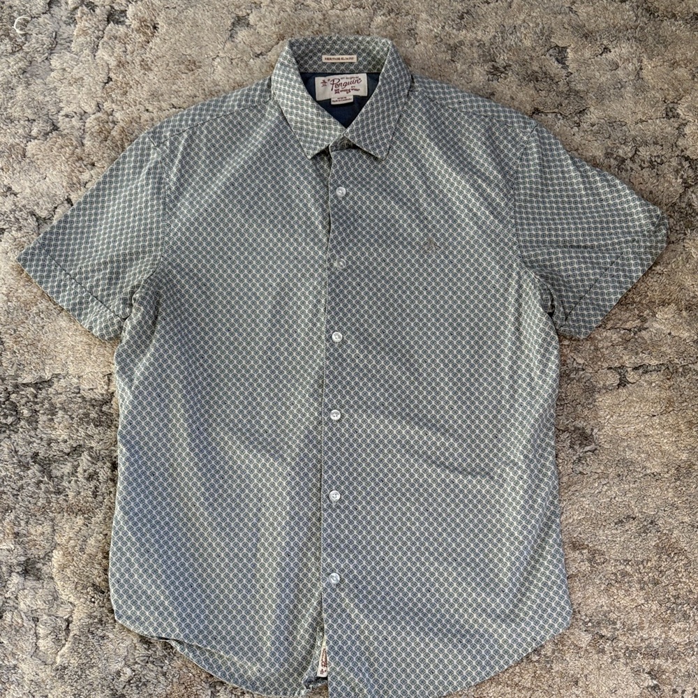 Penguin size medium - Men's Green Patterned Short Sleeve Shirt